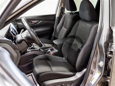 2018 Nissan Rogue SV   - Photo 15 - Peoria, IL 61615