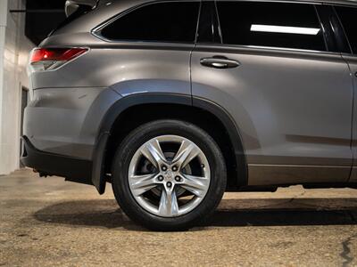 2015 Toyota Highlander Limited   - Photo 20 - Peoria, IL 61615