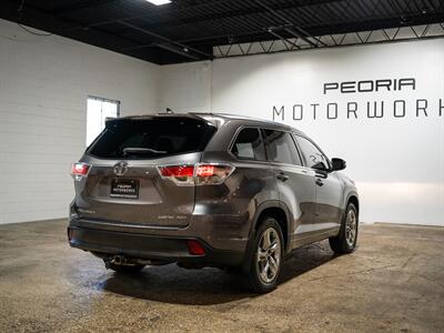 2015 Toyota Highlander Limited   - Photo 8 - Peoria, IL 61615