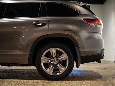 2015 Toyota Highlander Limited   - Photo 19 - Peoria, IL 61615
