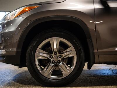 2015 Toyota Highlander Limited   - Photo 18 - Peoria, IL 61615