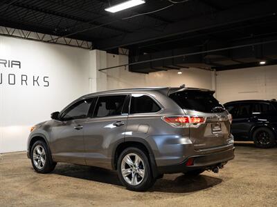 2015 Toyota Highlander Limited   - Photo 6 - Peoria, IL 61615