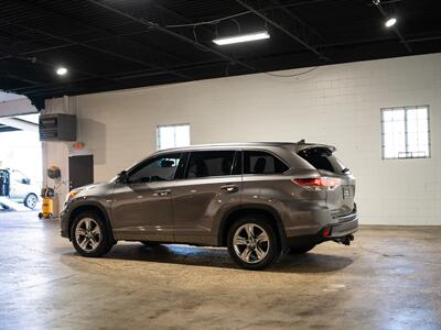 2015 Toyota Highlander Limited   - Photo 5 - Peoria, IL 61615