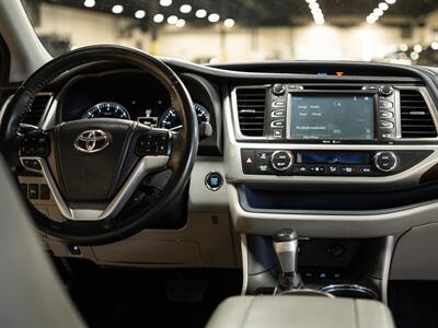 2015 Toyota Highlander Limited   - Photo 25 - Peoria, IL 61615