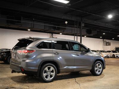 2015 Toyota Highlander Limited   - Photo 9 - Peoria, IL 61615