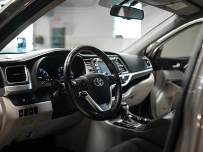 2015 Toyota Highlander Limited   - Photo 28 - Peoria, IL 61615
