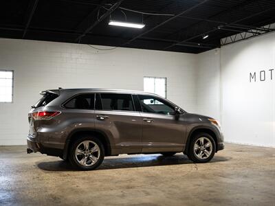 2015 Toyota Highlander Limited   - Photo 10 - Peoria, IL 61615