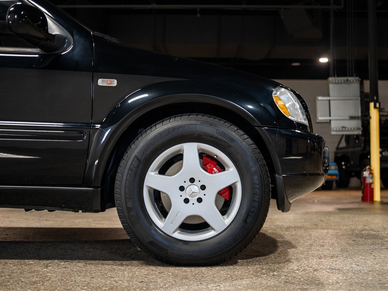 2001 Mercedes-Benz ML 55 AMG - Photo 16 - Peoria, IL 61615