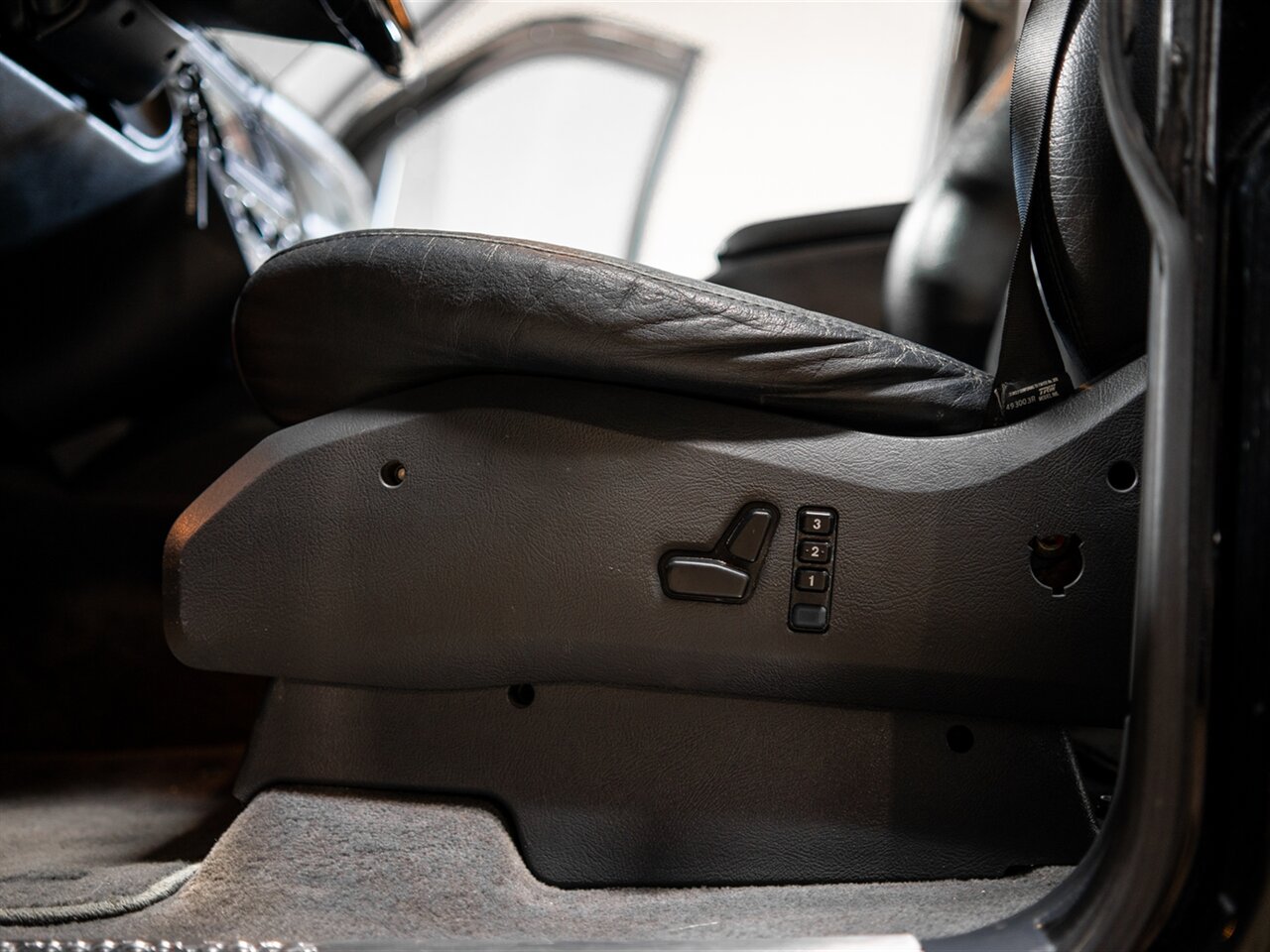 2001 Mercedes-Benz ML 55 AMG - Photo 39 - Peoria, IL 61615