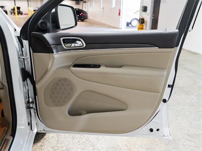 2015 Jeep Grand Cherokee Overland - Photo 38 - Peoria, IL 61615
