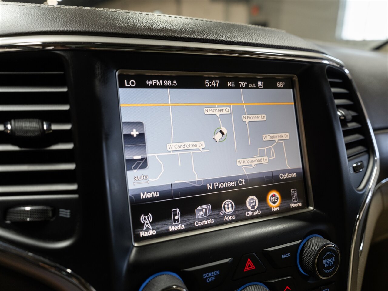 2015 Jeep Grand Cherokee Overland - Photo 22 - Peoria, IL 61615