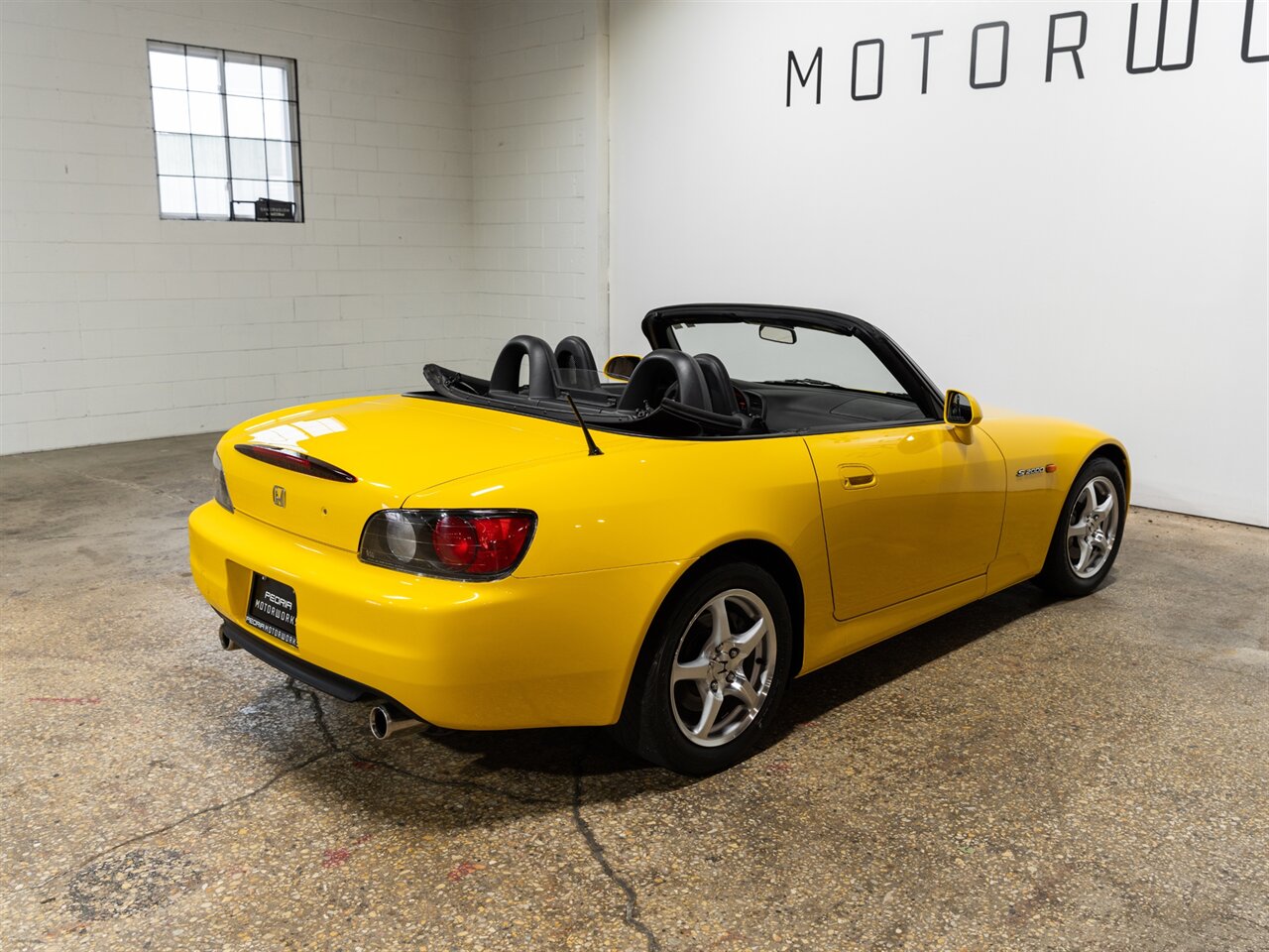 2001 Honda S2000   - Photo 10 - Peoria, IL 61615