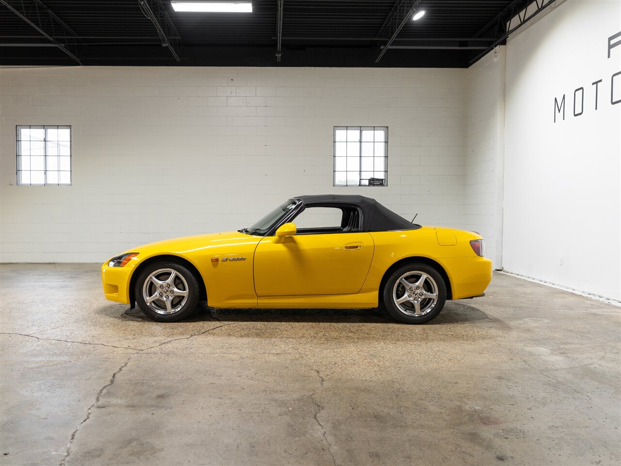 2001 Honda S2000   - Photo 5 - Peoria, IL 61615