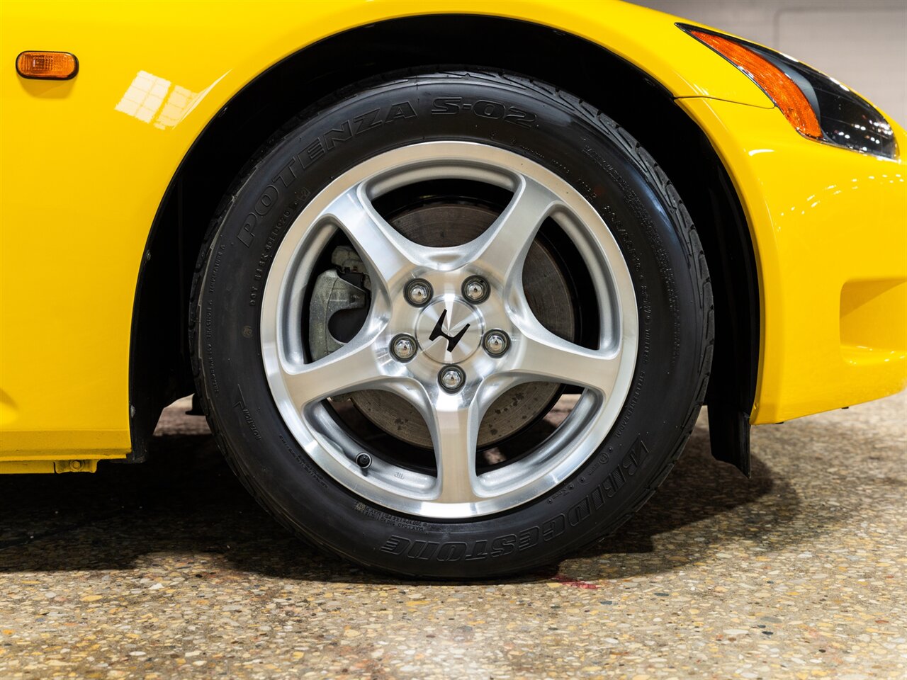 2001 Honda S2000   - Photo 15 - Peoria, IL 61615