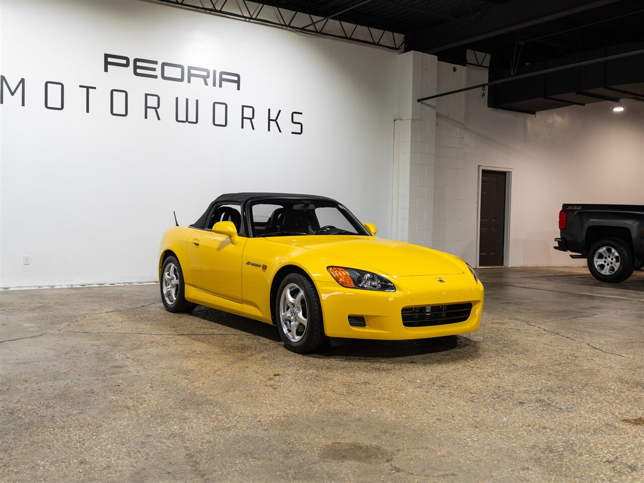 2001 Honda S2000   - Photo 2 - Peoria, IL 61615