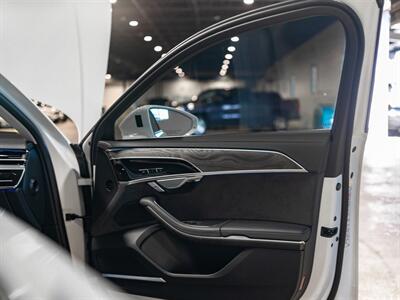 2023 Audi A8 L quattro 55 TFSI   - Photo 43 - Peoria, IL 61615