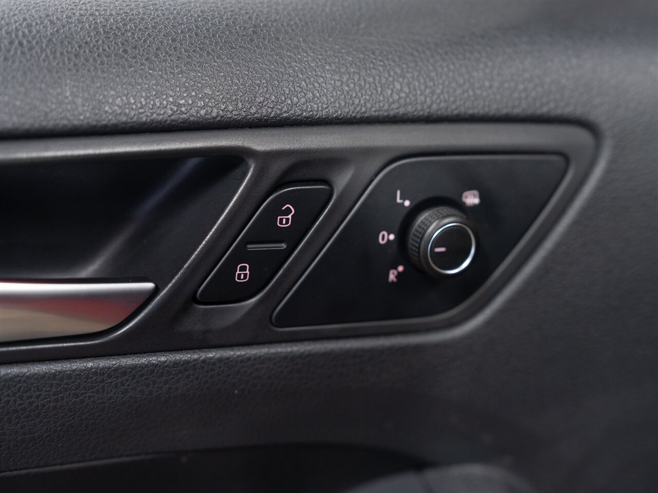 2017 Volkswagen Jetta 2.0T GLI - Photo 32 - Peoria, IL 61615