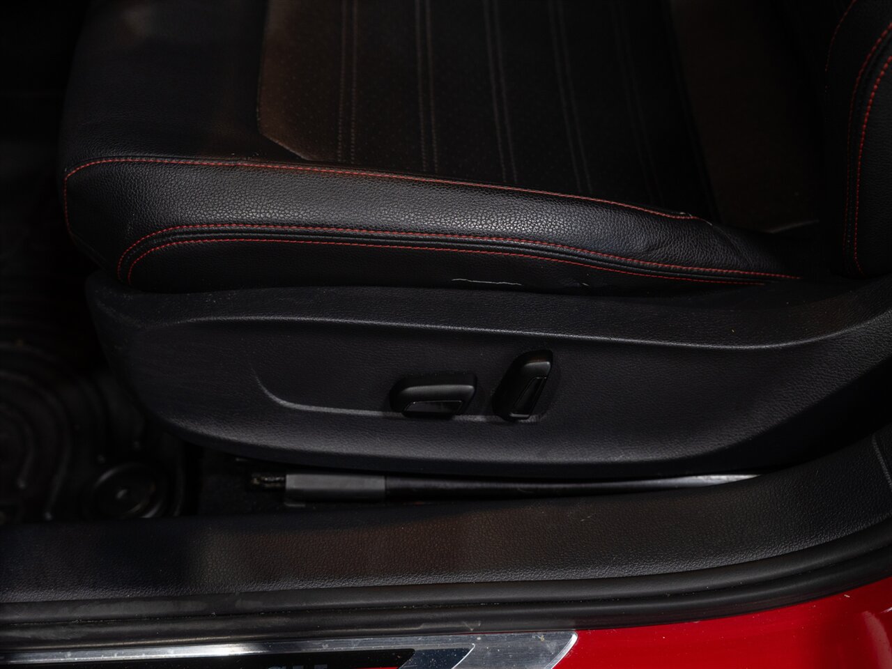 2017 Volkswagen Jetta 2.0T GLI - Photo 33 - Peoria, IL 61615