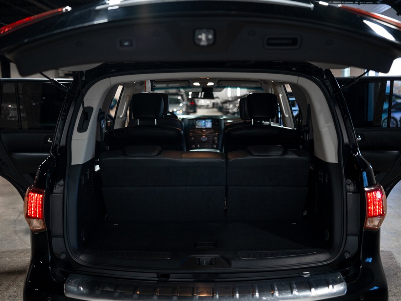 2015 INFINITI QX80 7-Passenger - Photo 19 - Peoria, IL 61615