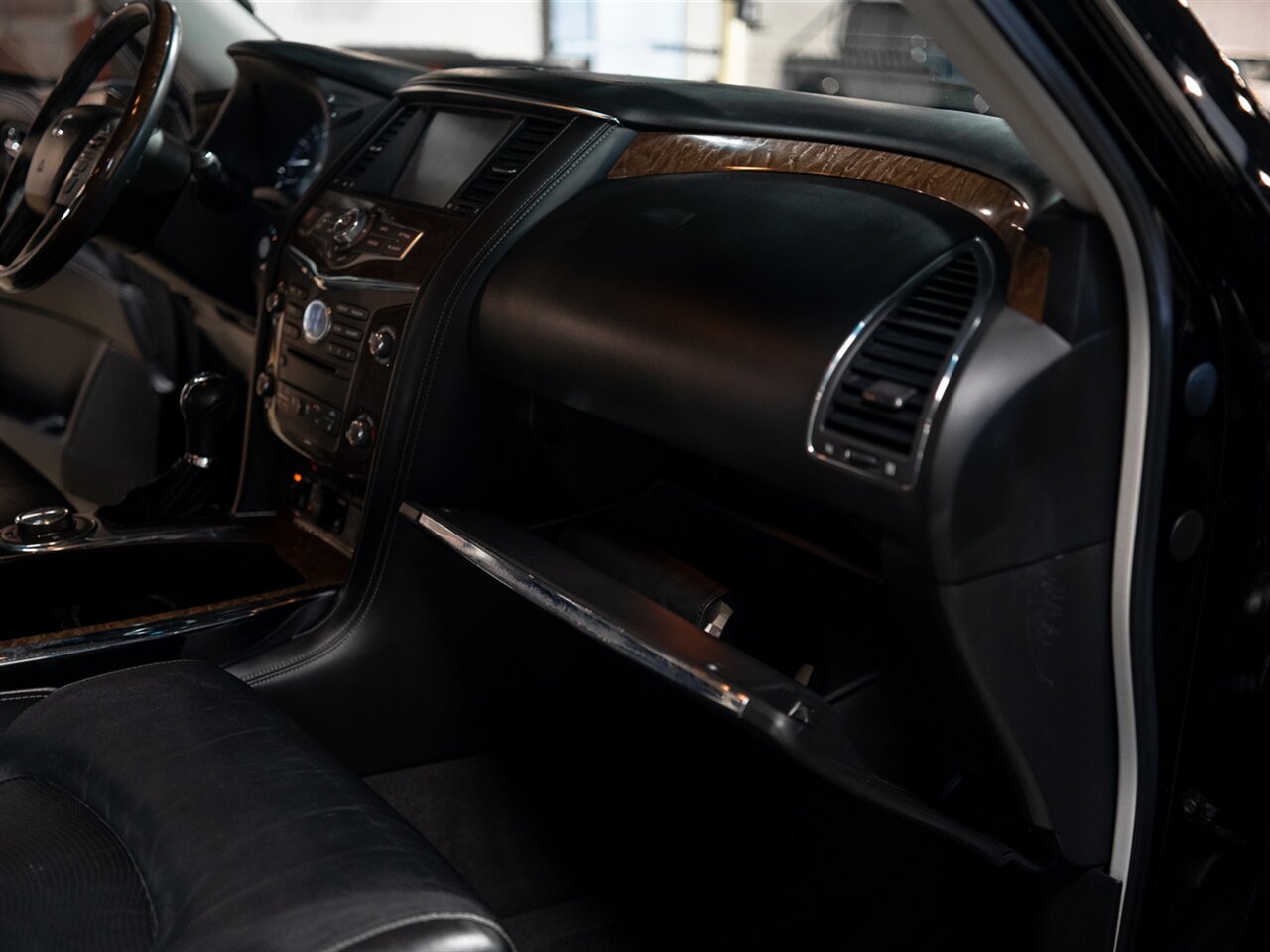2015 INFINITI QX80 7-Passenger - Photo 31 - Peoria, IL 61615