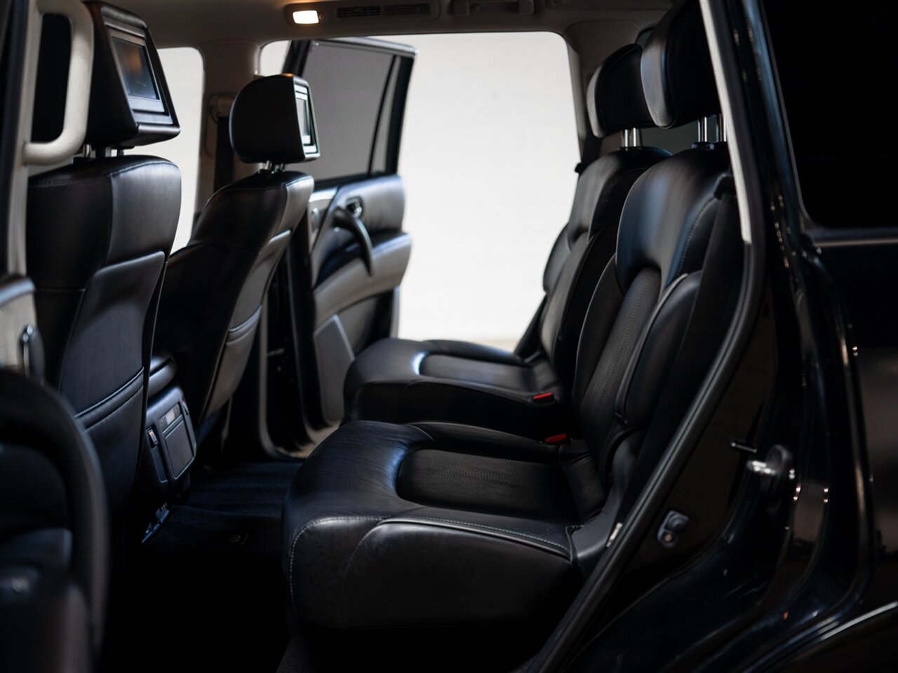 2015 INFINITI QX80 7-Passenger - Photo 32 - Peoria, IL 61615