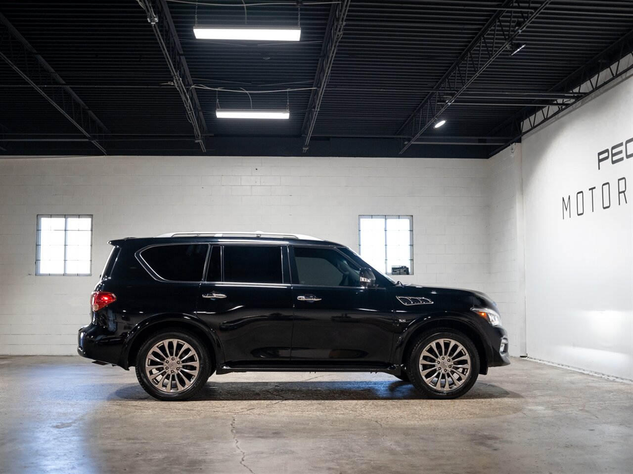 2015 INFINITI QX80 7-Passenger - Photo 7 - Peoria, IL 61615