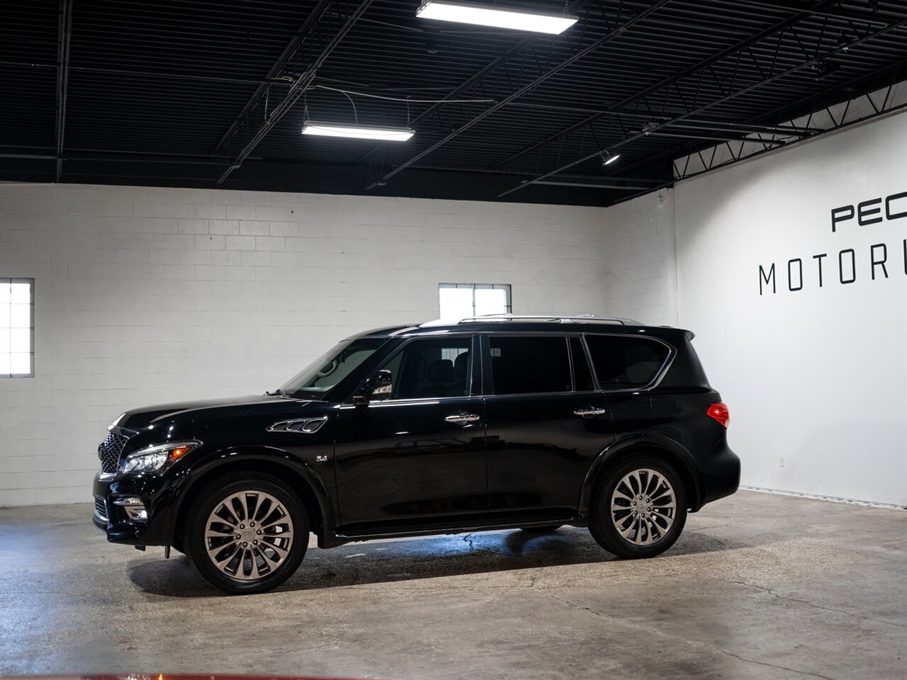 2015 INFINITI QX80 7-Passenger - Photo 5 - Peoria, IL 61615