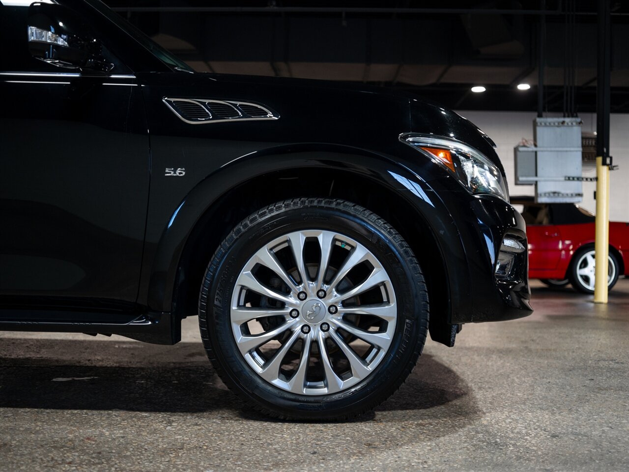 2015 INFINITI QX80 7-Passenger - Photo 13 - Peoria, IL 61615