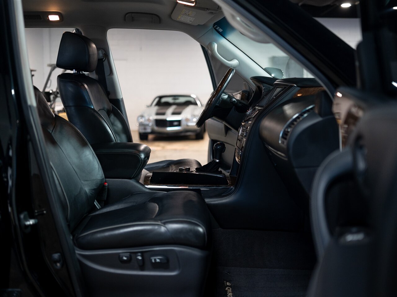 2015 INFINITI QX80 7-Passenger - Photo 24 - Peoria, IL 61615
