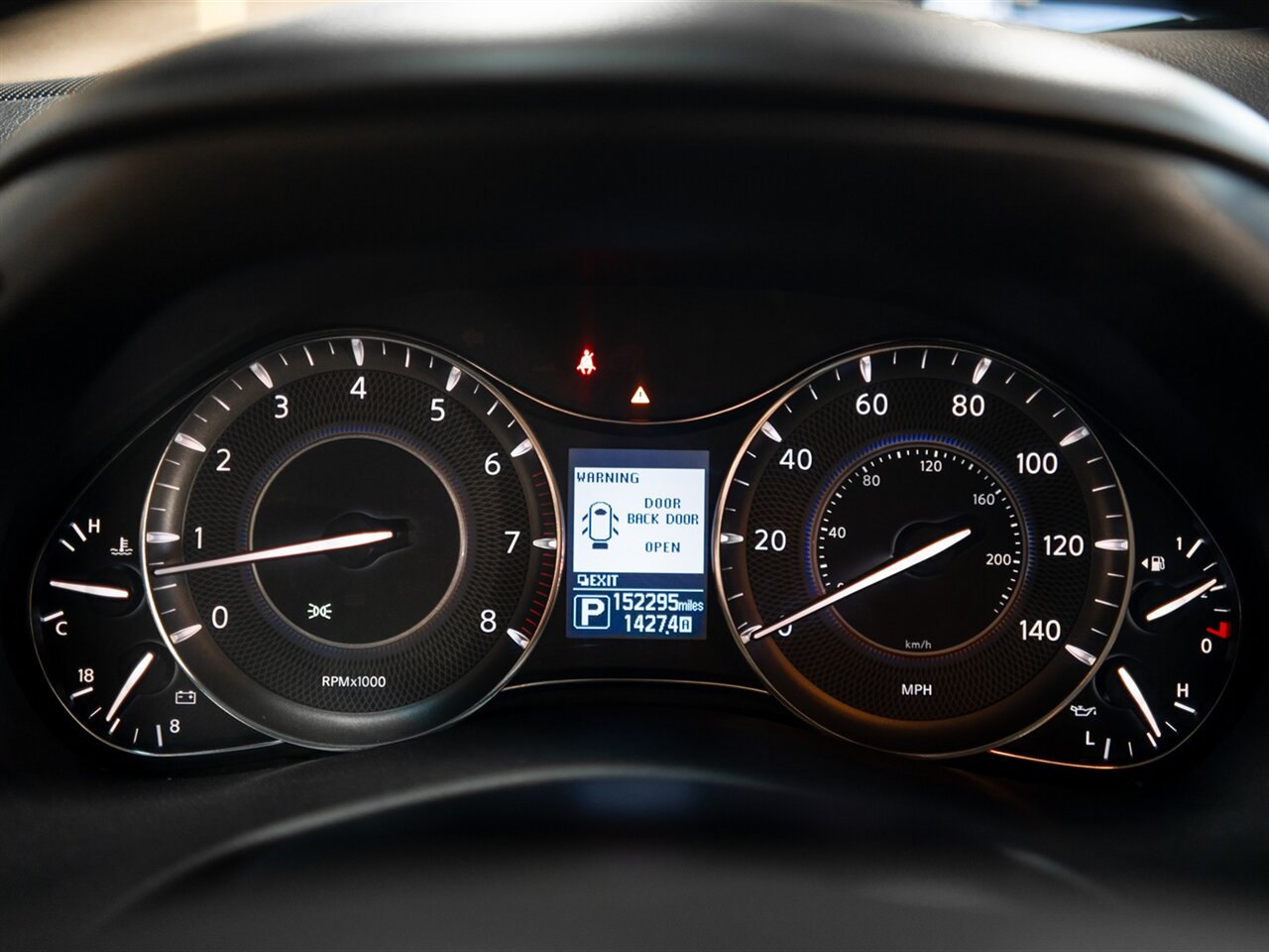 2015 INFINITI QX80 7-Passenger - Photo 21 - Peoria, IL 61615