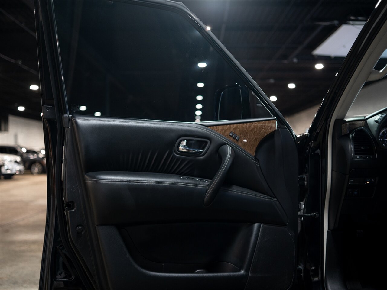 2015 INFINITI QX80 7-Passenger - Photo 44 - Peoria, IL 61615