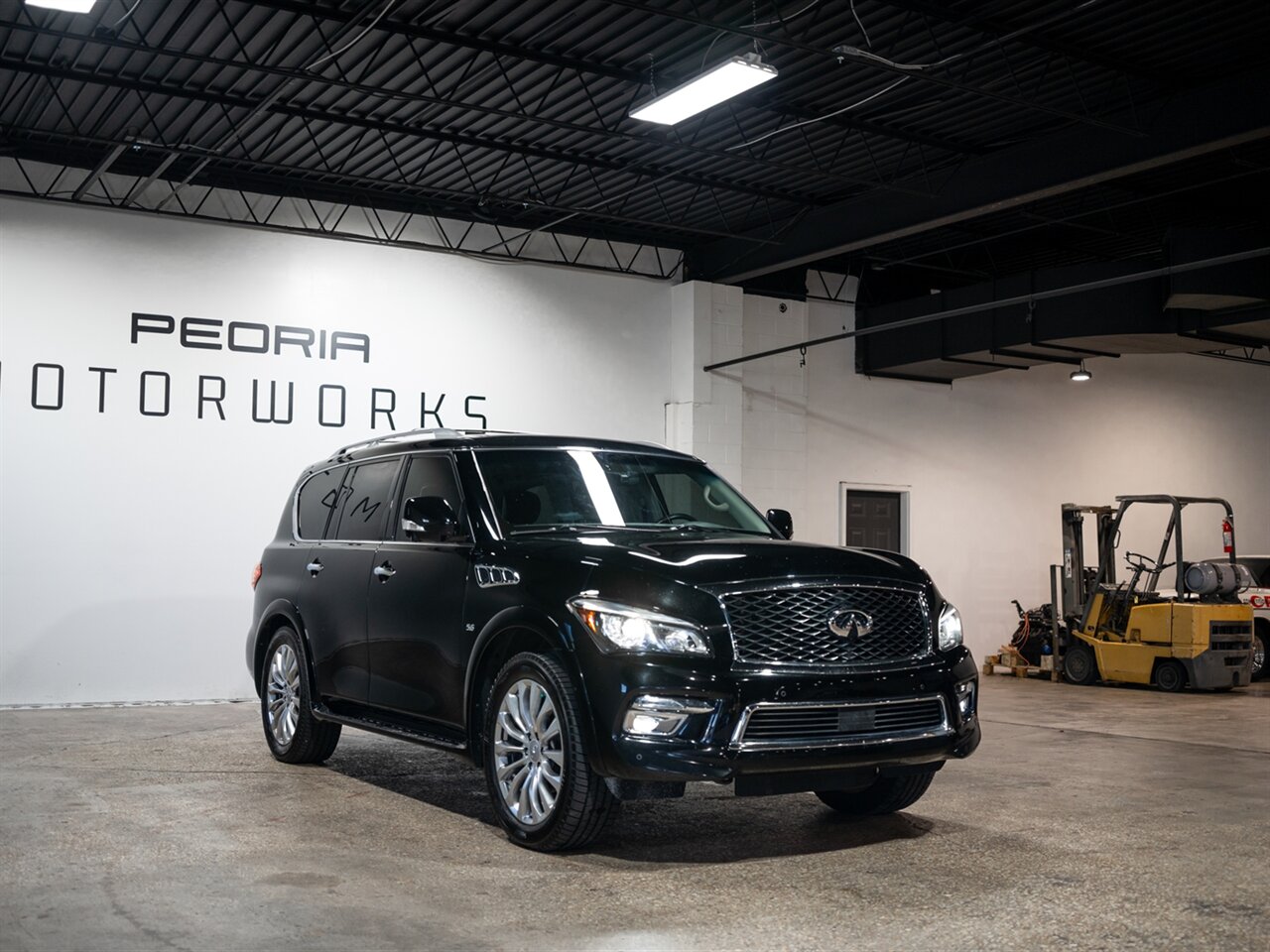 2015 INFINITI QX80 7-Passenger - Photo 4 - Peoria, IL 61615