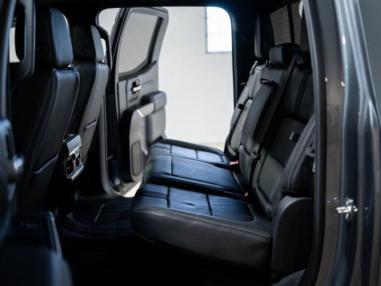 2021 Chevrolet Silverado 1500 High Country   - Photo 32 - Peoria, IL 61615