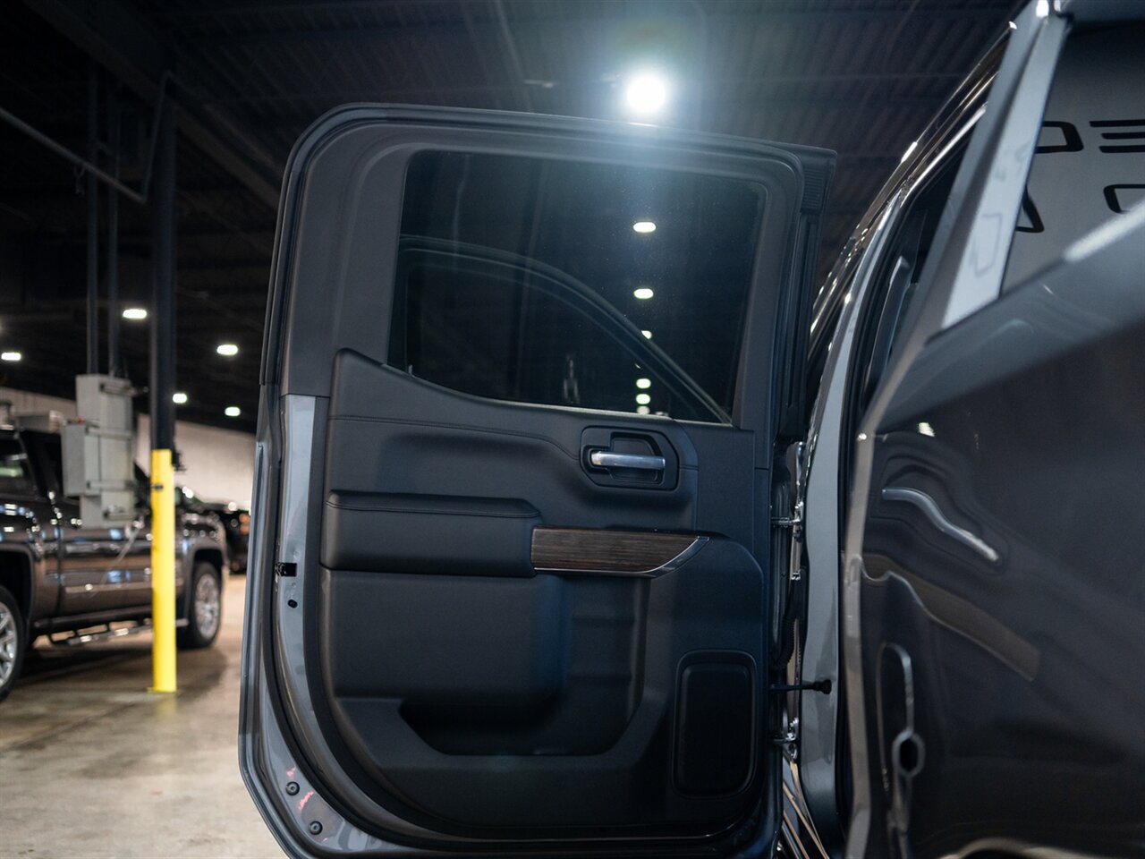 2021 Chevrolet Silverado 1500 High Country   - Photo 42 - Peoria, IL 61615