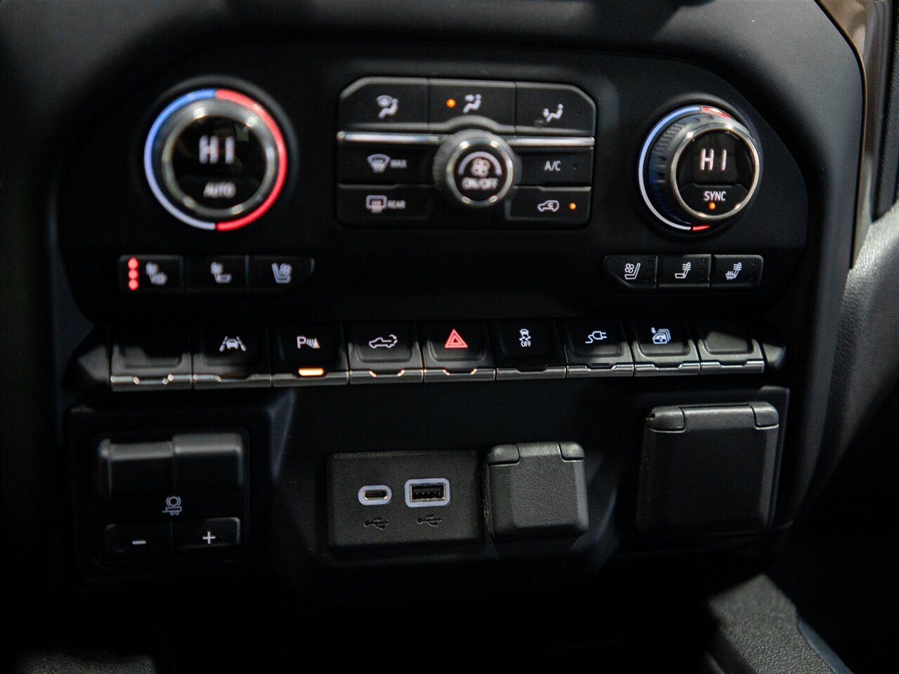 2021 Chevrolet Silverado 1500 High Country   - Photo 28 - Peoria, IL 61615