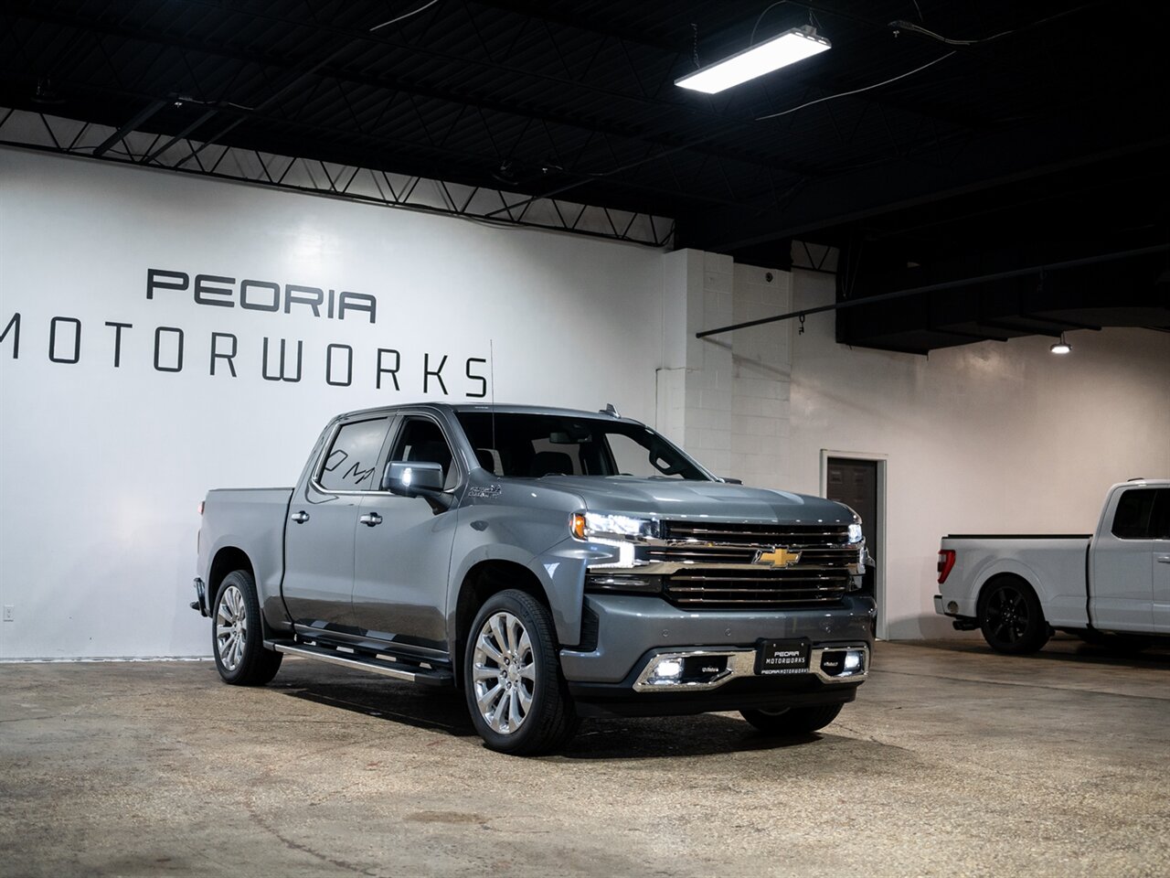 2021 Chevrolet Silverado 1500 High Country   - Photo 2 - Peoria, IL 61615