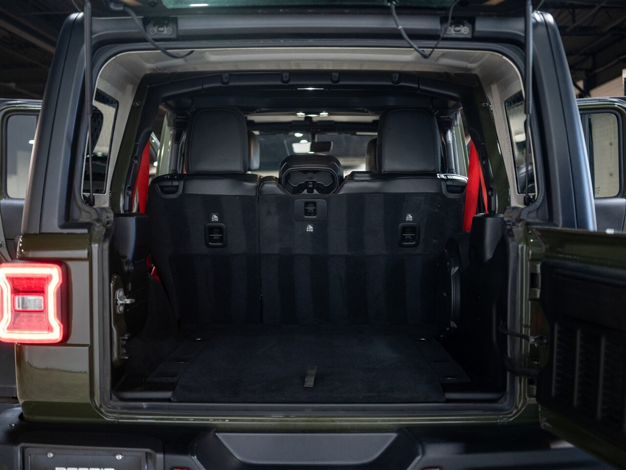 2020 Jeep Wrangler Unlimited Rubicon Recon - Photo 21 - Peoria, IL 61615
