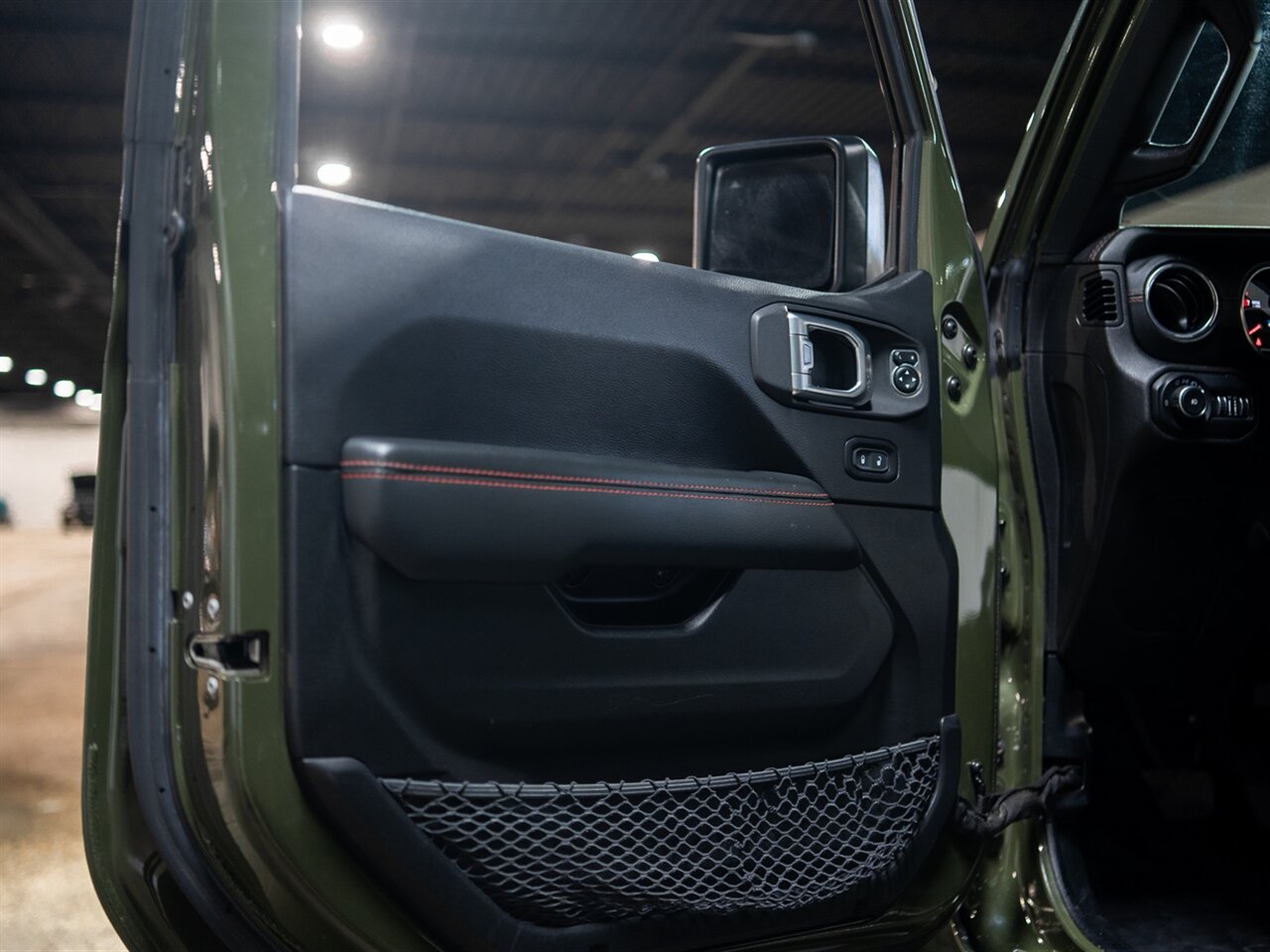 2020 Jeep Wrangler Unlimited Rubicon Recon - Photo 38 - Peoria, IL 61615