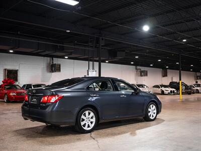 2009 Lexus ES 350   - Photo 11 - Peoria, IL 61615