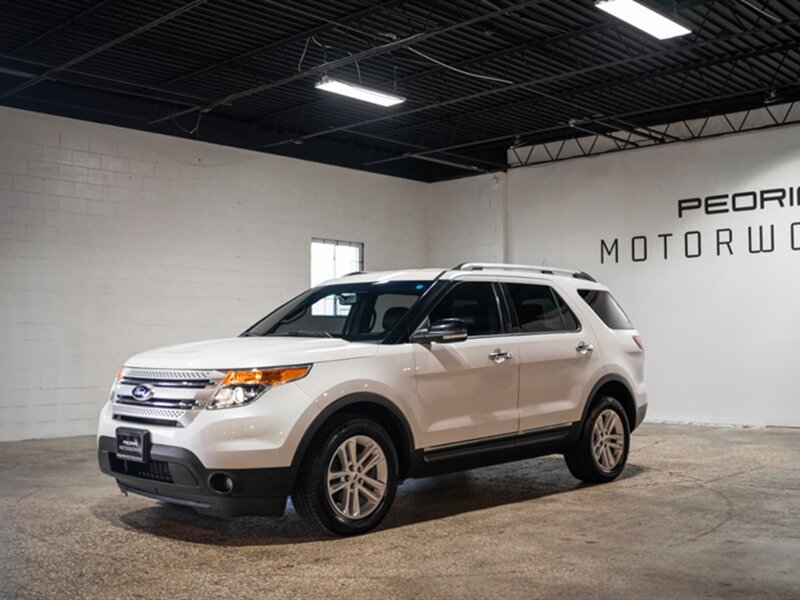 2013 Ford Explorer XLT photo 3