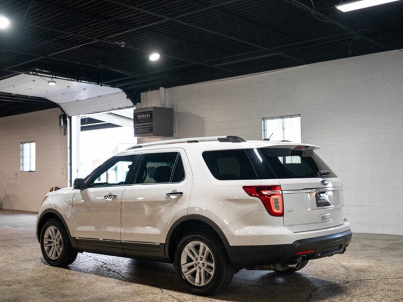 2013 Ford Explorer XLT photo 5