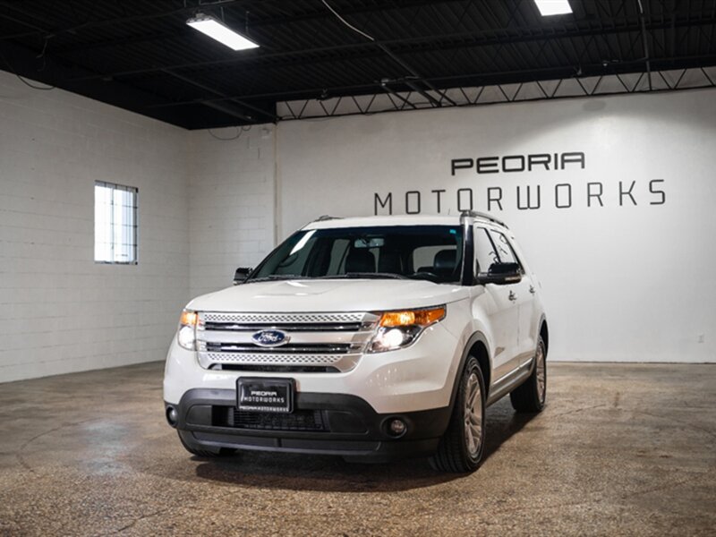 2013 Ford Explorer XLT photo 2