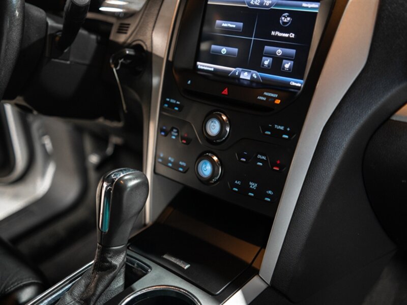2013 Ford Explorer XLT photo 25