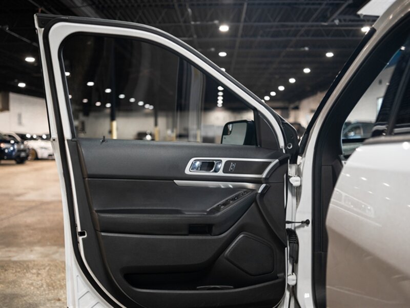 2013 Ford Explorer XLT photo 20
