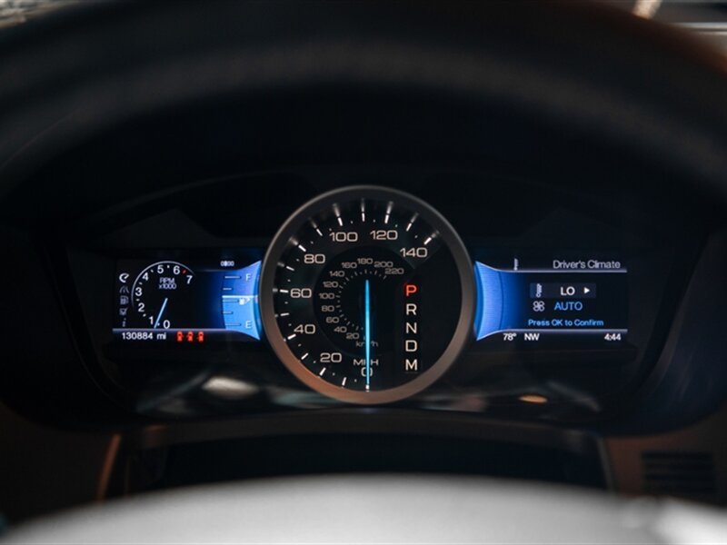 2013 Ford Explorer XLT photo 16