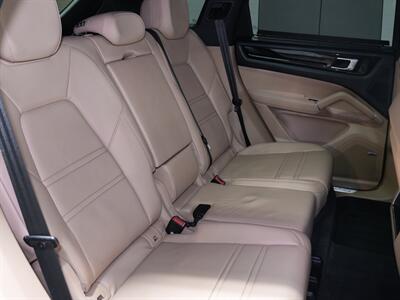 2019 Porsche Cayenne   - Photo 28 - Peoria, IL 61615