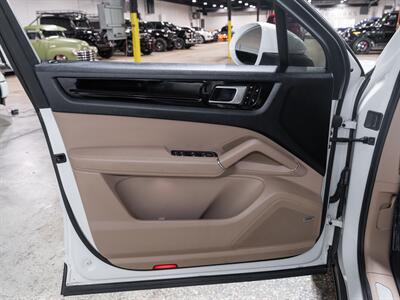 2019 Porsche Cayenne   - Photo 30 - Peoria, IL 61615