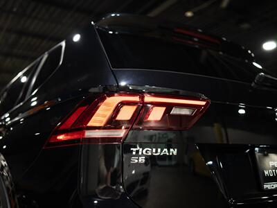 2021 Volkswagen Tiguan SE R-Line Black 4Motion   - Photo 14 - Peoria, IL 61615