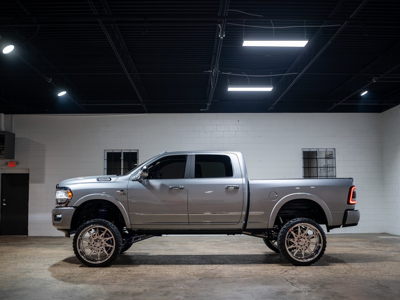 2021 RAM 2500 Limited - Photo 7 - Peoria, IL 61615