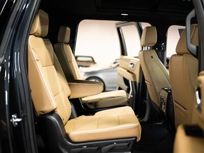 2023 Chevrolet Suburban Premier   - Photo 10 - Peoria, IL 61615